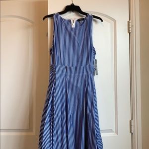 Tahari sleeveless striped dress